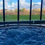 By The River With Terrace, Basen, Sauna, Jacuzzi, Fitness Dziwnów