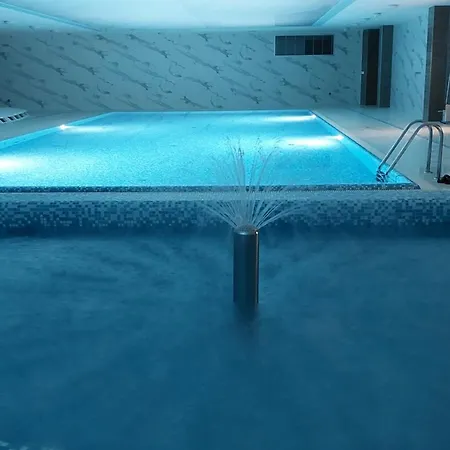 By The River With Terrace, Basen, Sauna, Jacuzzi, Fitness