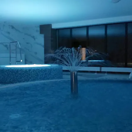 Апартаменты By The River With Terrace, Basen, Sauna, Jacuzzi, Fitness Дзивнув