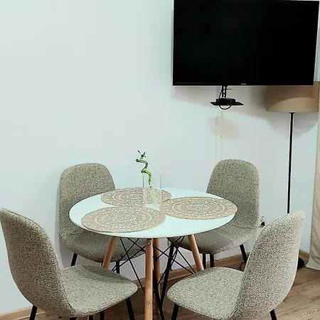 Apartmán By The River With Terrace, Basen, Sauna, Jacuzzi, Fitness