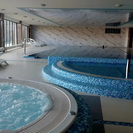 Apartment By The River With Terrace, Basen, Sauna, Jacuzzi, Fitness Dziwnow
