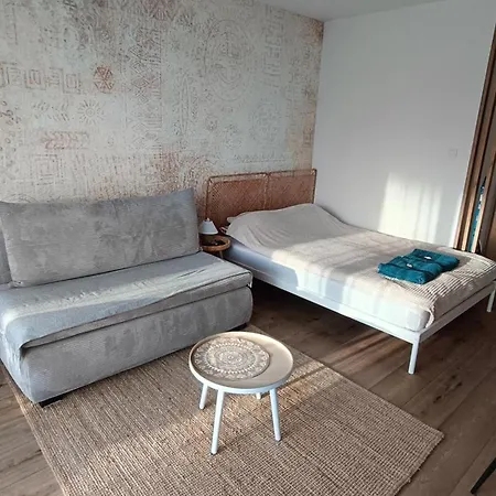 By The River With Terrace, Basen, Sauna, Jacuzzi, Fitness Apartmán *