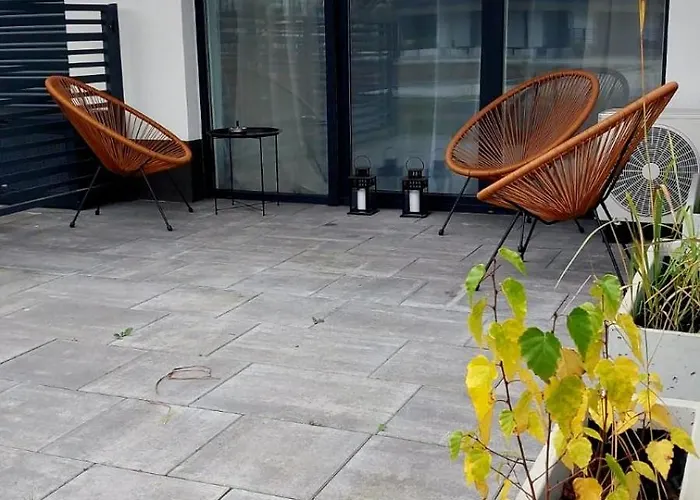 By The River With Terrace, Basen, Sauna, Jacuzzi, Fitness