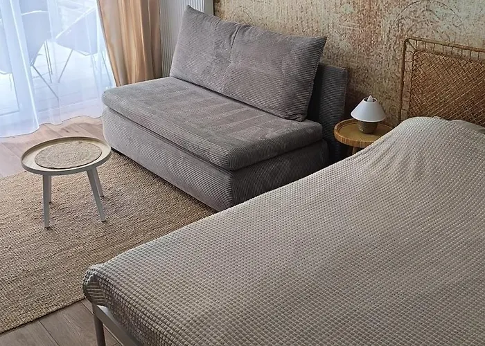 By The River With Terrace, Basen, Sauna, Jacuzzi, Fitness Apartmán *