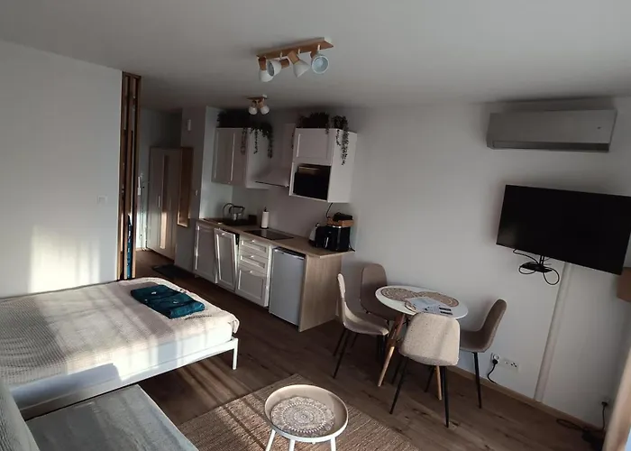 By The River With Terrace, Basen, Sauna, Jacuzzi, Fitness Dziwnów