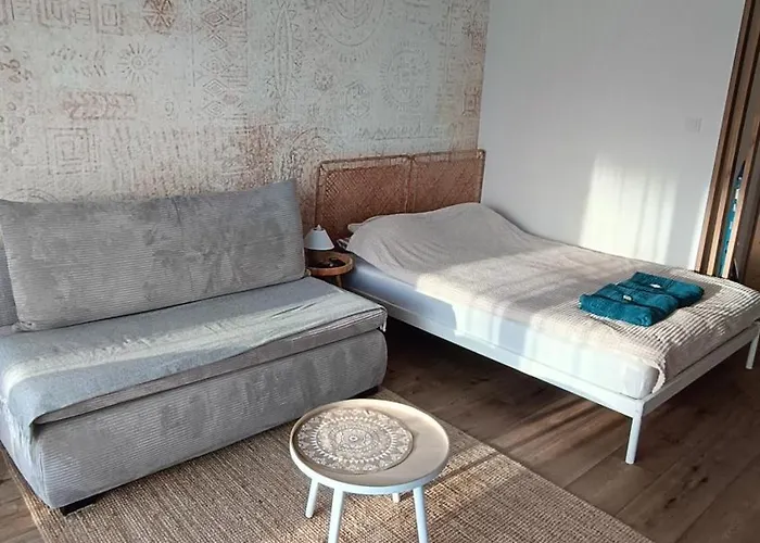 By The River With Terrace, Basen, Sauna, Jacuzzi, Fitness Apartmán *