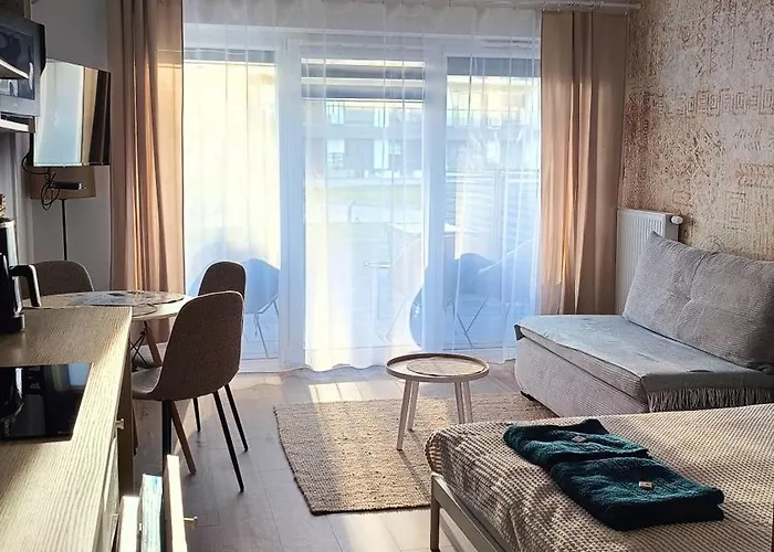 By The River With Terrace, Basen, Sauna, Jacuzzi, Fitness *